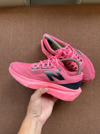 Použité New Balance FuelCell Rebel v4 bike — obrázek 7 z 10