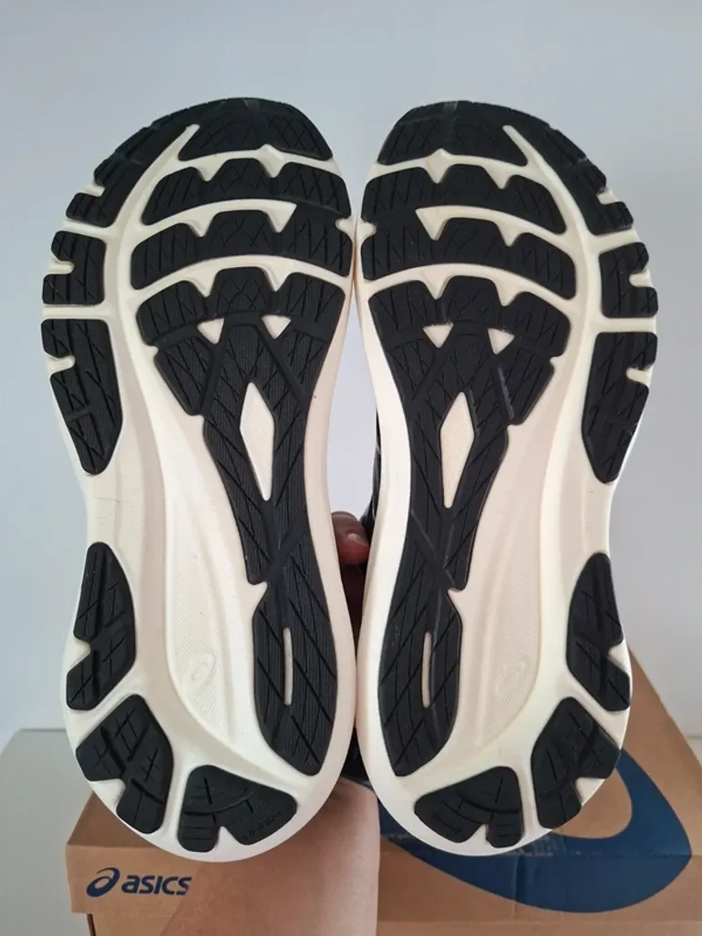 Used Asics gel GT 2000 13 bike — image 11 of 13