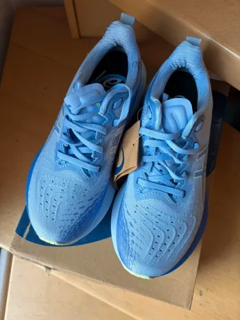 Used Asics Novablast 4 Running Shoes