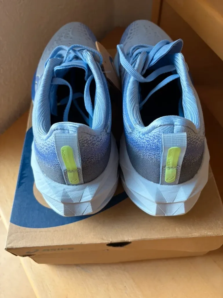 Used Asics Novablast 4 bike — image 5 of 9