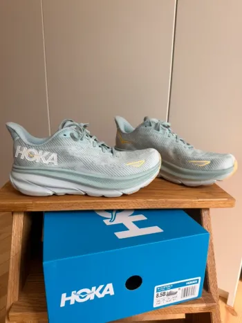 Used Hoka Clifton 9 Running Shoes
