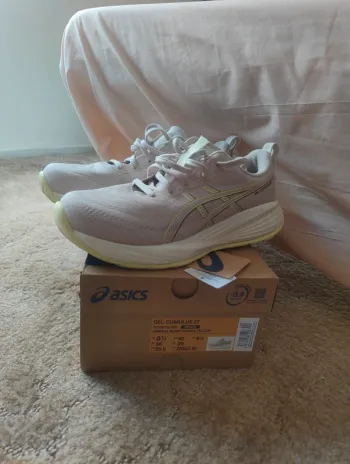 Używany Asics Gel Cumulus 27 Running Shoes