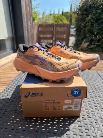 Used Asics Trabuco 14 Running Shoes