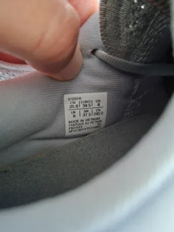 Asics Gel Cumulus 28 bike usato — immagine 13 di 13