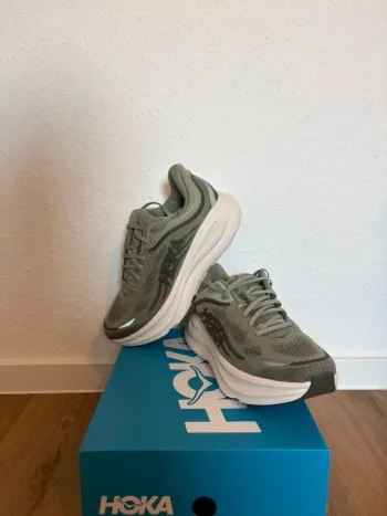 Used Lange Bondi 9 Running Shoes