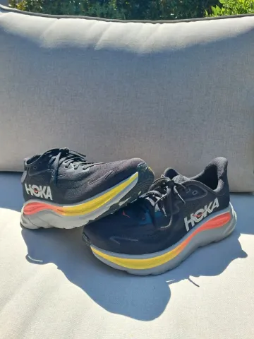 Used Orange Clifton 10 Running Shoes