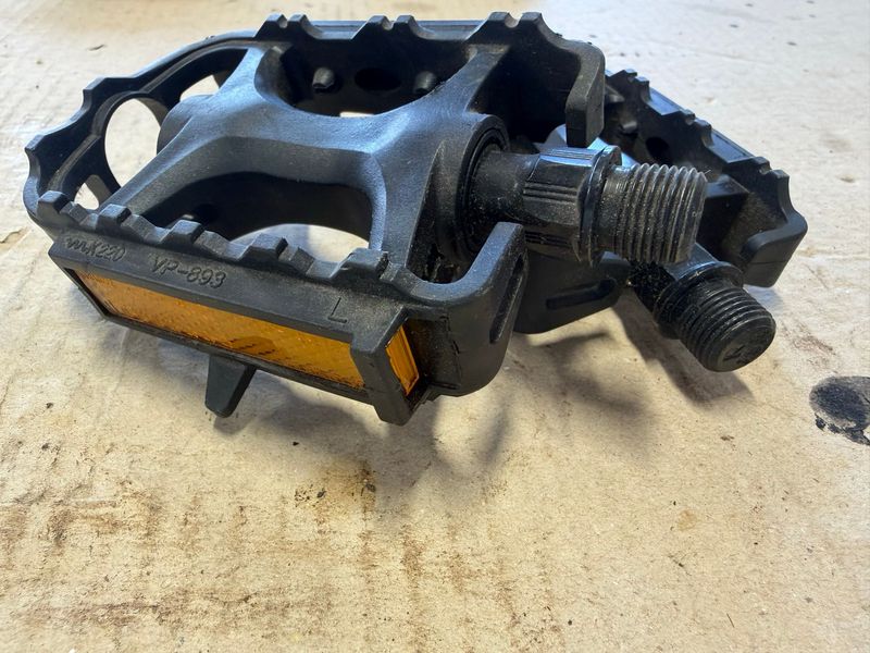 Used No brand flat Drivetrain & Pedals
