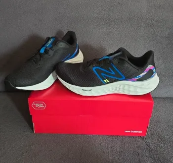 New Balance Fresh Foam bike usato — immagine 2 di 2