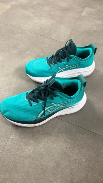 Used Asics Gel-Nimbus 28 Running Shoes