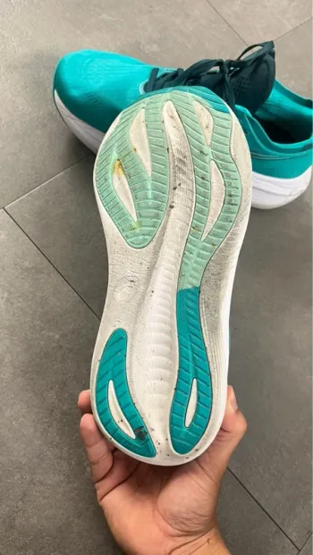 Used Asics Gel-Nimbus 28 bike — image 3 of 10