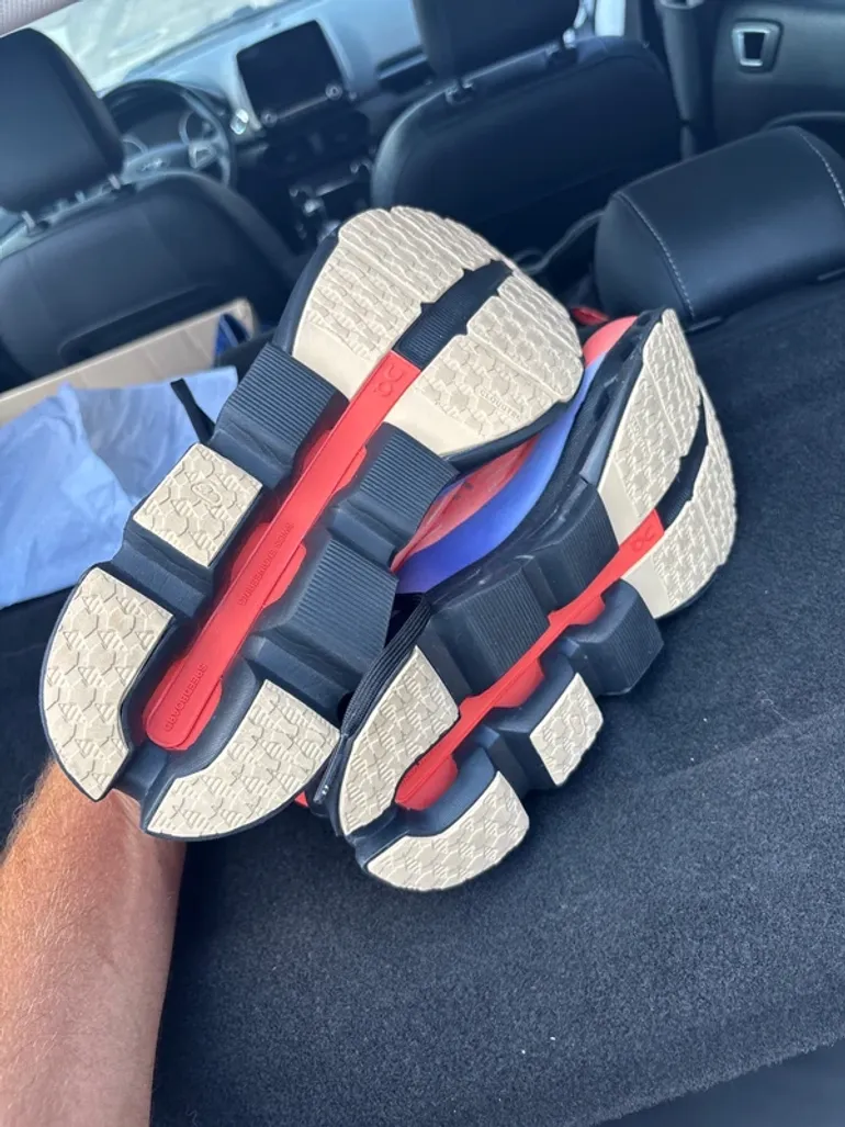 On Running Shoes bike usato — immagine 8 di 8