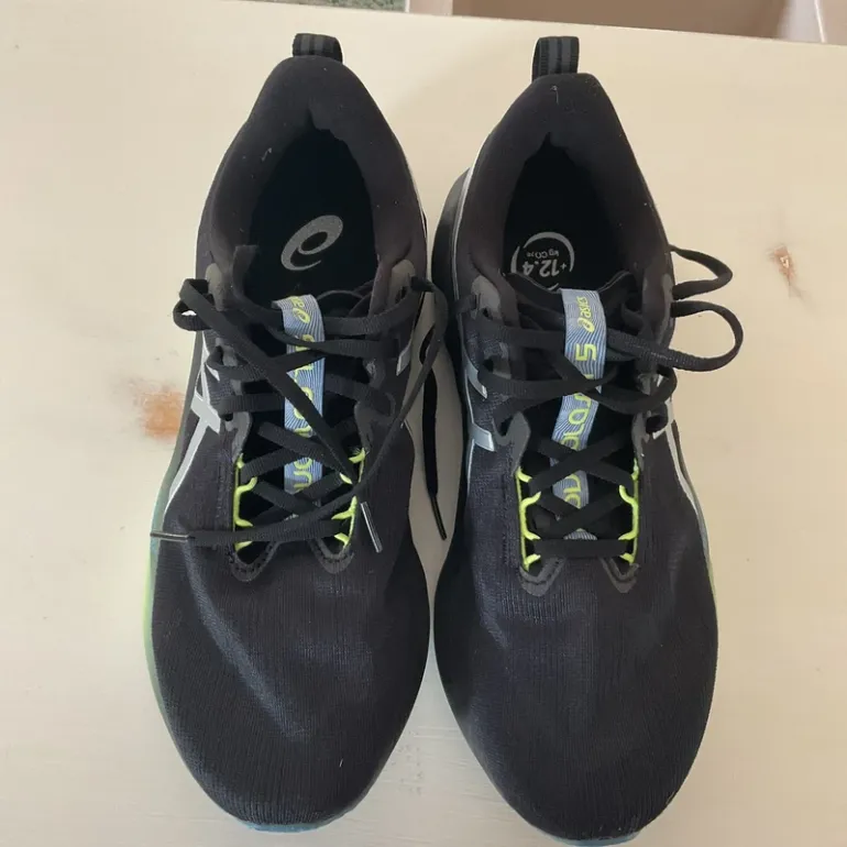 Used Asics Novablast 5 Luxe bike — image 5 of 7