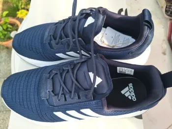 Adidas Swift Run 23 bike usato — immagine 2 di 4