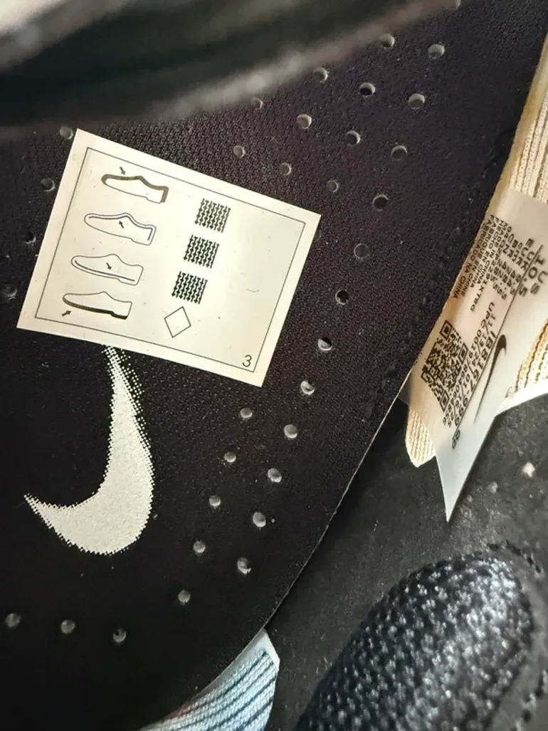 Used Premium Nike ZoomX Vaporfly 4 Light Trails bike — image 8 of 15