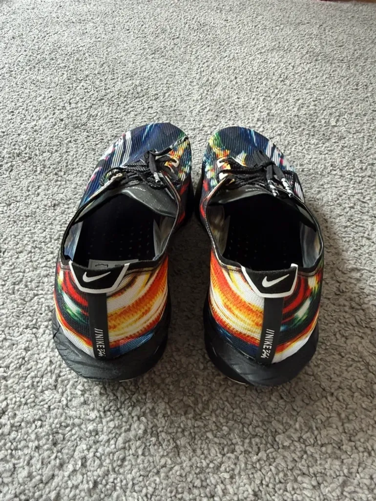 Used Premium Nike ZoomX Vaporfly 4 Light Trails bike — image 5 of 15