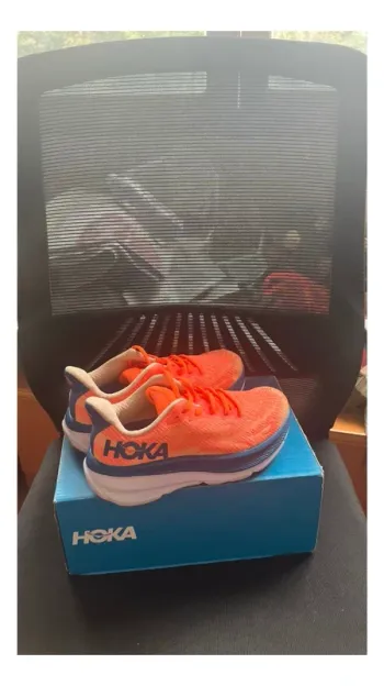 Used Hoka Clifton 9 Running Shoes