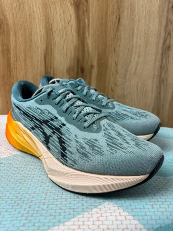 Brugt Asics Novablast 3 Running Shoes