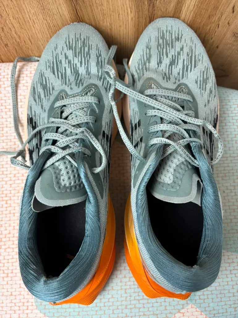 Used Asics Novablast 3 bike — image 6 of 7