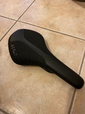 Used Fizik R5 Saddles & Seatposts