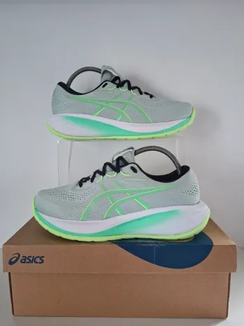 Used Asics Gel Cumulus 28 Running Shoes