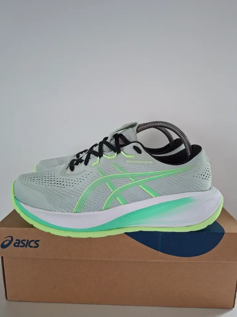Used Asics Gel Cumulus 28 bike — image 6 of 13
