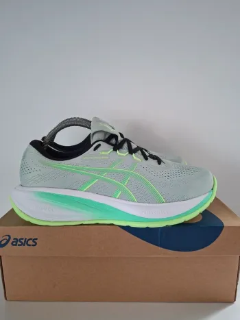 Used Asics Gel Cumulus 28 bike — image 3 of 13