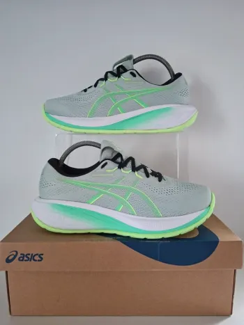 Used Asics Gel Cumulus 28 bike — image 2 of 13
