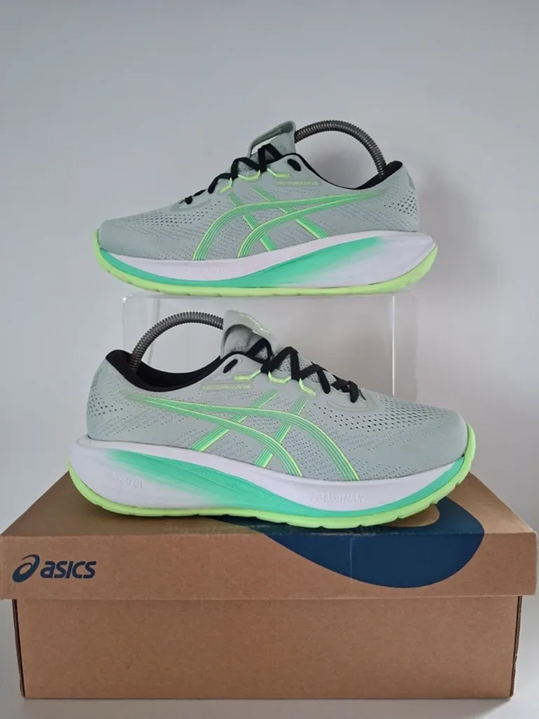 Used Asics Gel Cumulus 28 bike — image 2 of 13