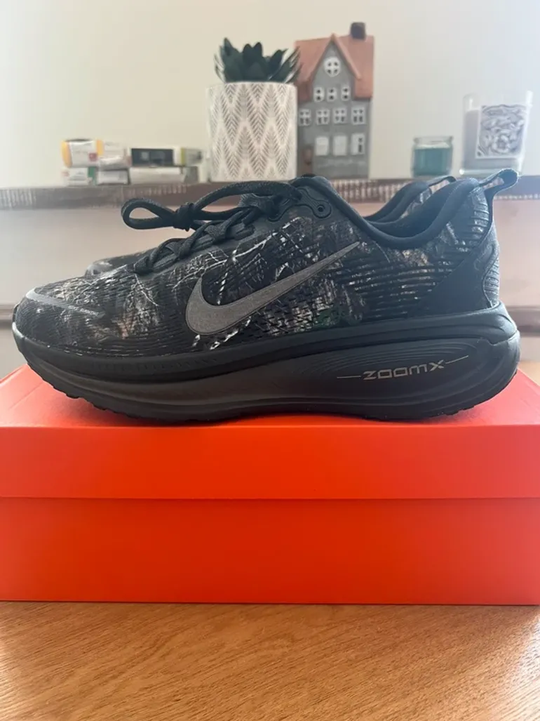 Tweedehands Nike Vomero 18 bike — afbeelding 2 van 9