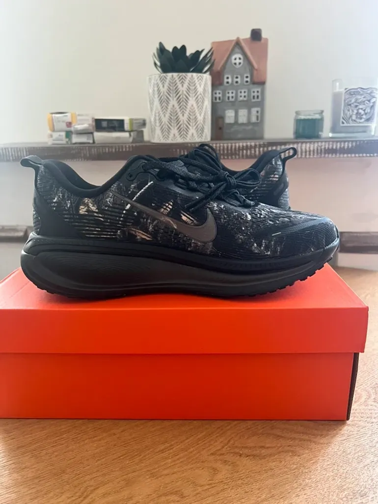 Tweedehands Nike Vomero 18 bike — afbeelding 3 van 9