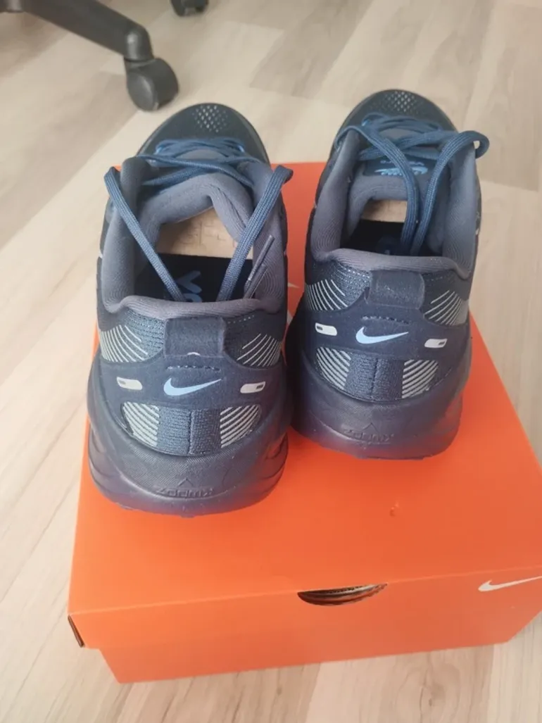 Brugt Nike Vomero 18 bike — billede 8 af 13