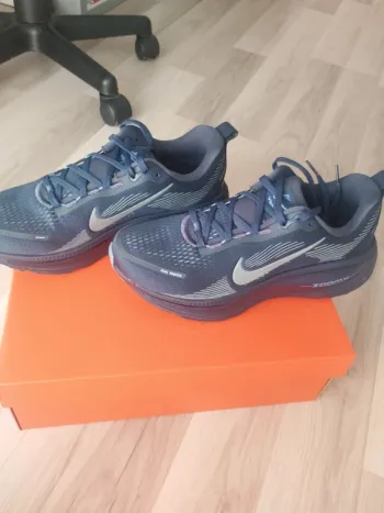 Brugt Nike Vomero 18 bike — billede 7 af 13