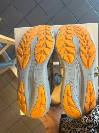 Used Asics GEL-Nimbus 25 TR bike — image 6 of 7