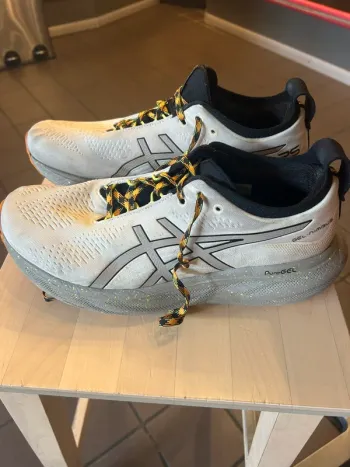 Used Asics GEL-Nimbus 25 TR bike — image 7 of 7