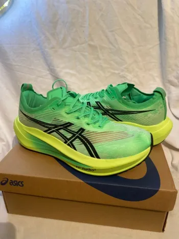 Używany Asics Megablast Running Shoes