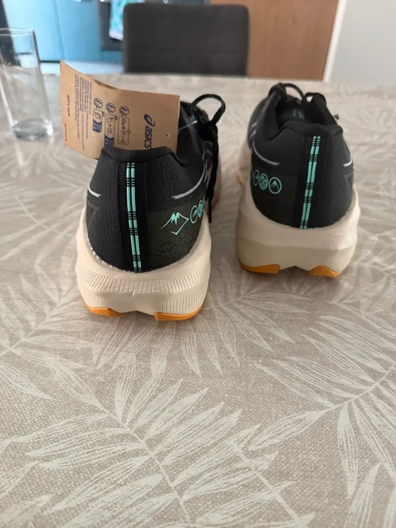 Käytetty Asics Blazeblast bike — kuva 7 / 8