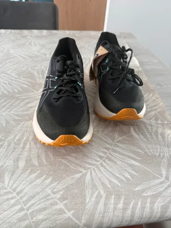 Käytetty Asics Blazeblast Running Shoes