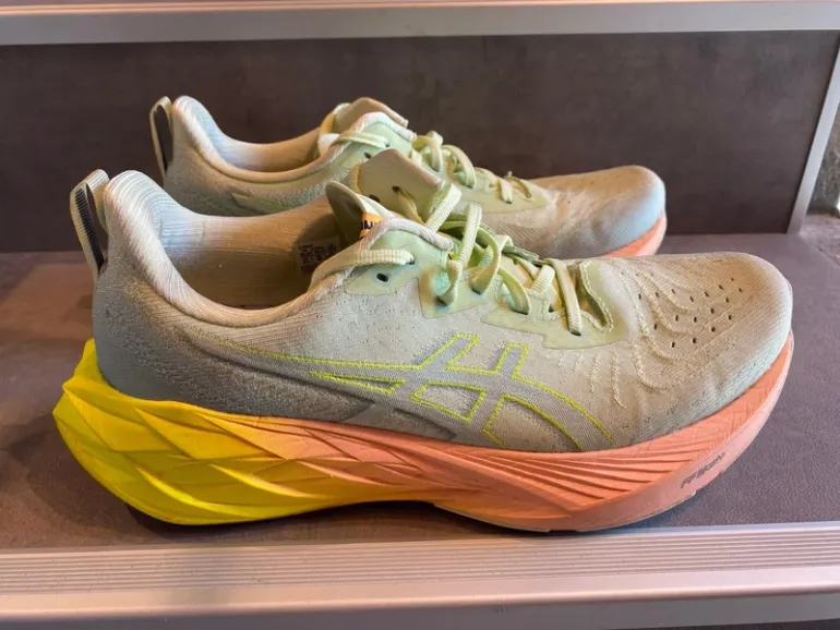 Used Scarpa Novablast 4 Paris bike — image 4 of 12