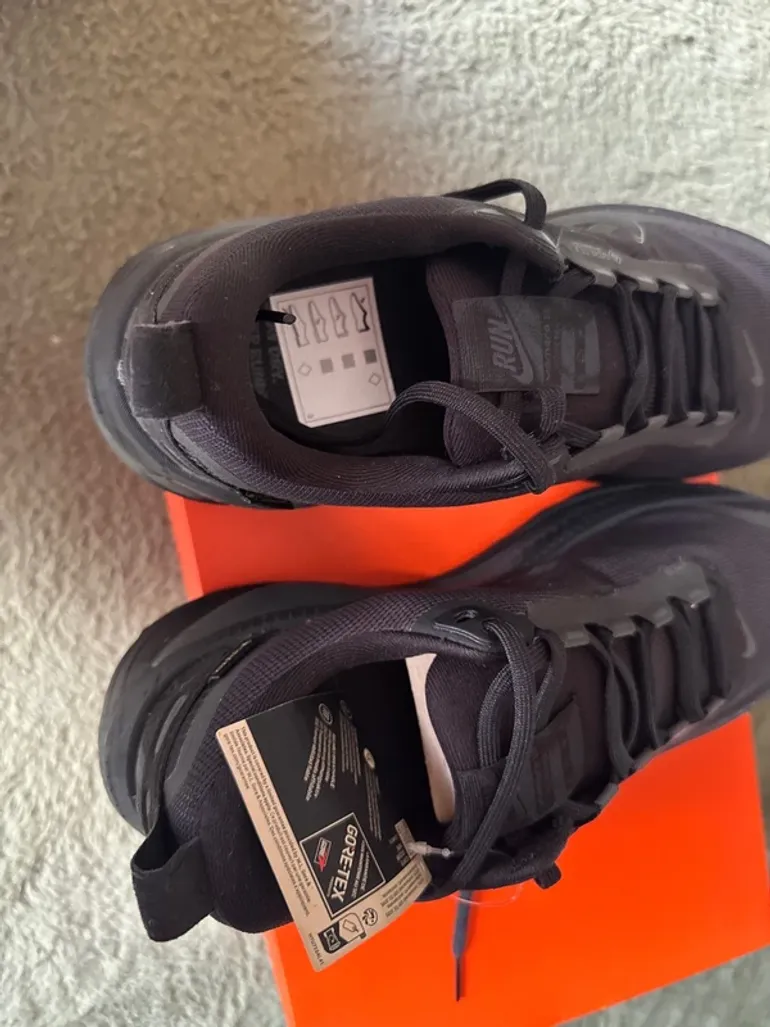 Nike Vomero 18 Gore-Tex bike de segunda mano — imagen 4 de 5