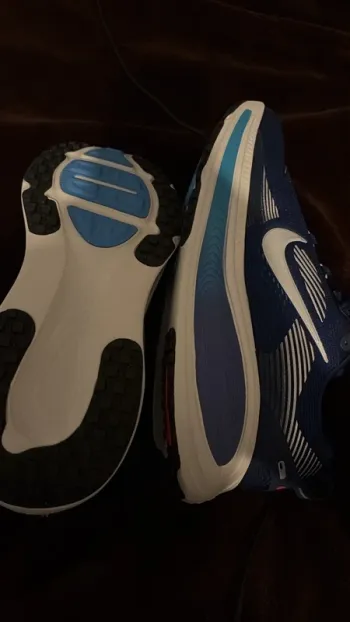 Used Nike Vomero 18 bike — image 2 of 4
