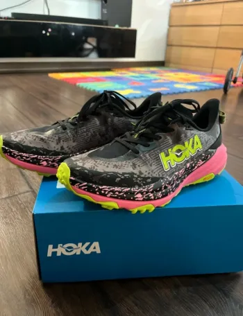 Used Hoka Speedgoat 6 Running Shoes