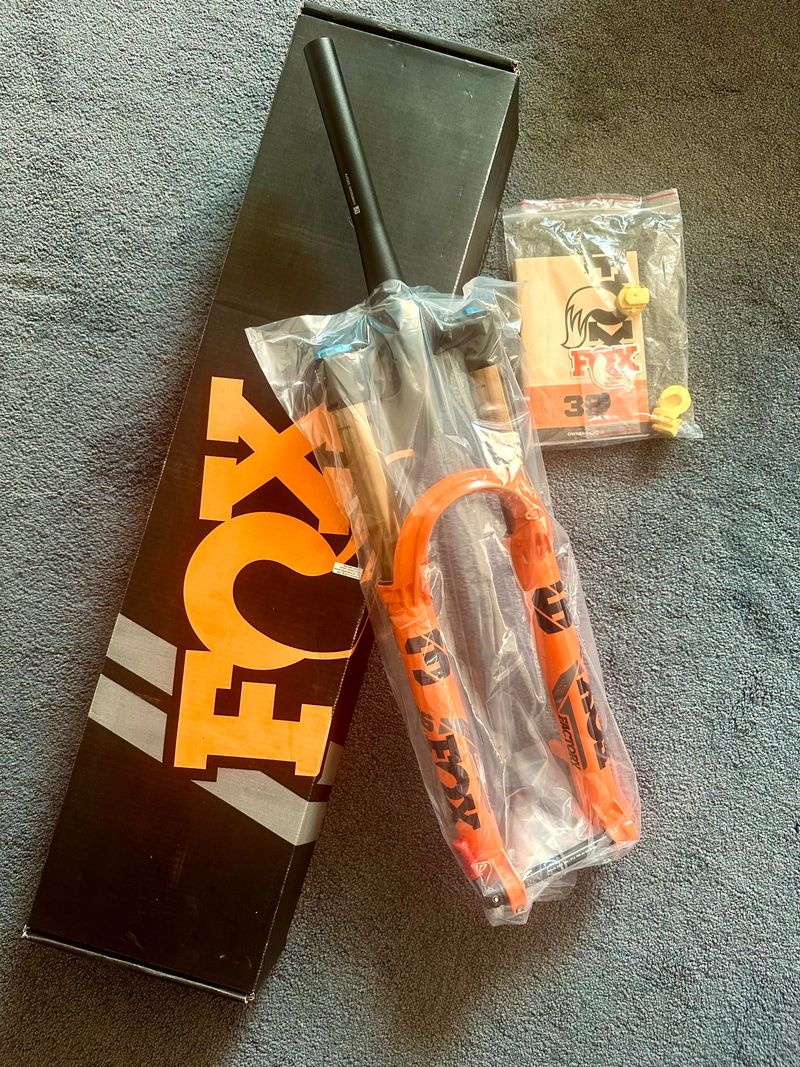 Použité Fox Racing 36 Factory Grip X Fork