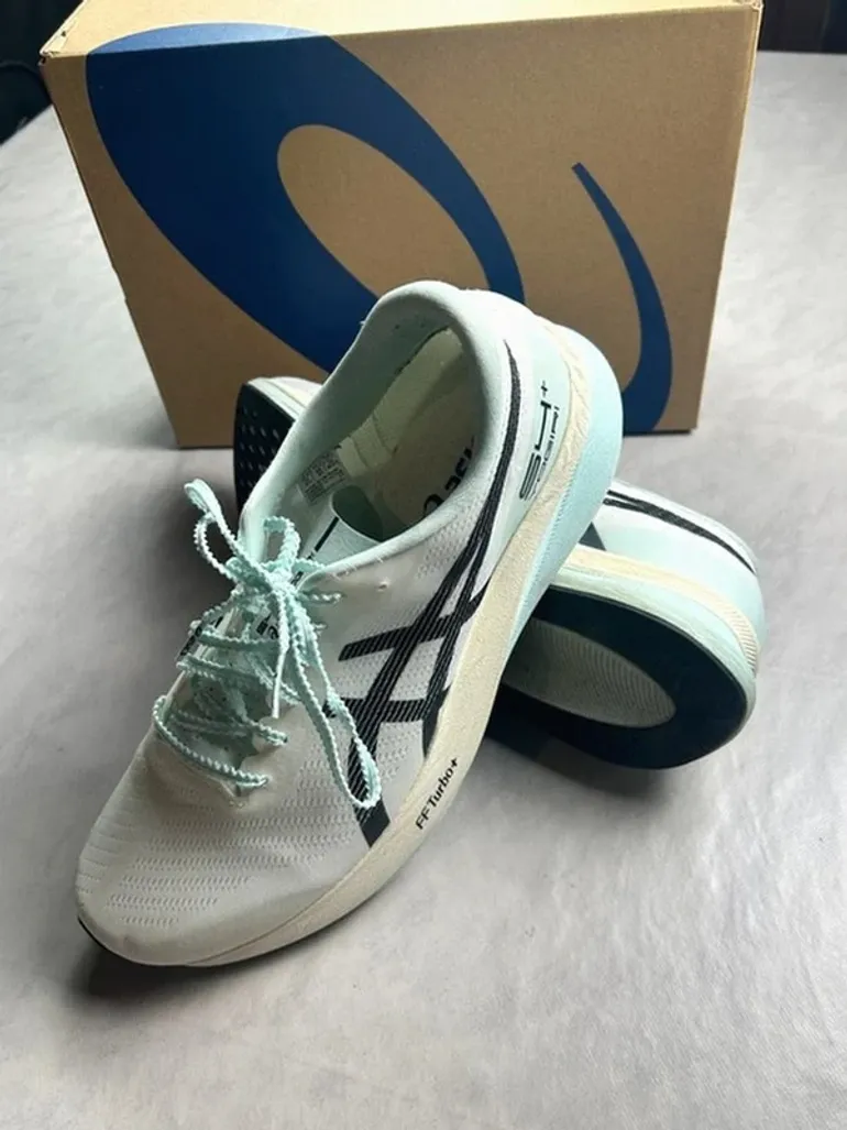 Asics S4+ Yogiri bike usato — immagine 2 di 9