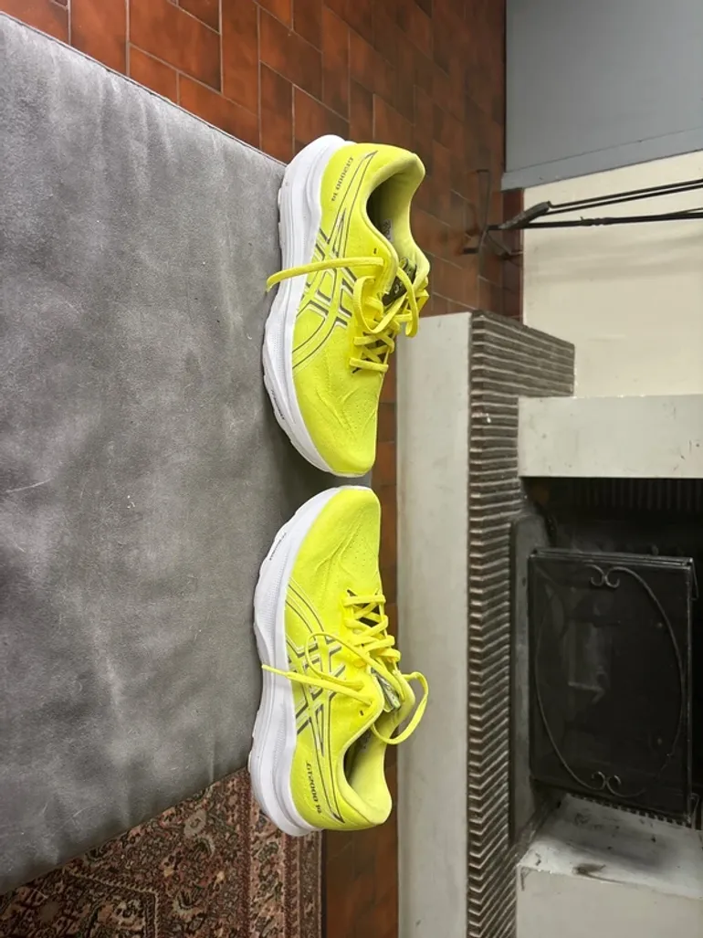 Used Asics GT-2000 14 bike — image 3 of 15