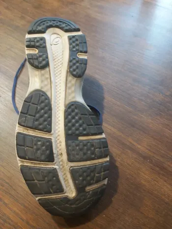 Used Asics Running Shoes bike — image 4 of 5