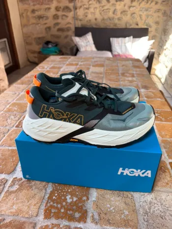 Gebrauchtes Hoka Speedgoat 7 Running Shoes