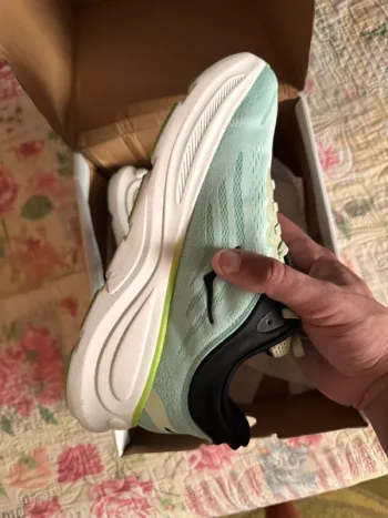 Used Hoka Running Shoes bike — image 5 of 9