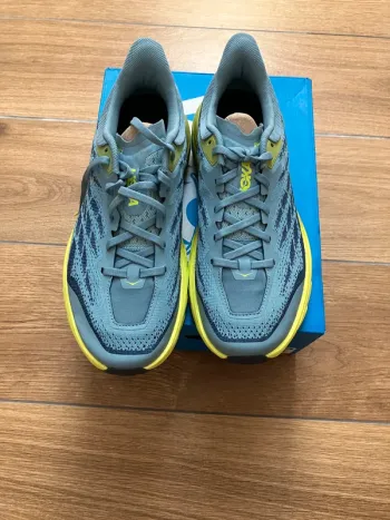 Hoka Speedgoat 5 Wide Running Shoes usato