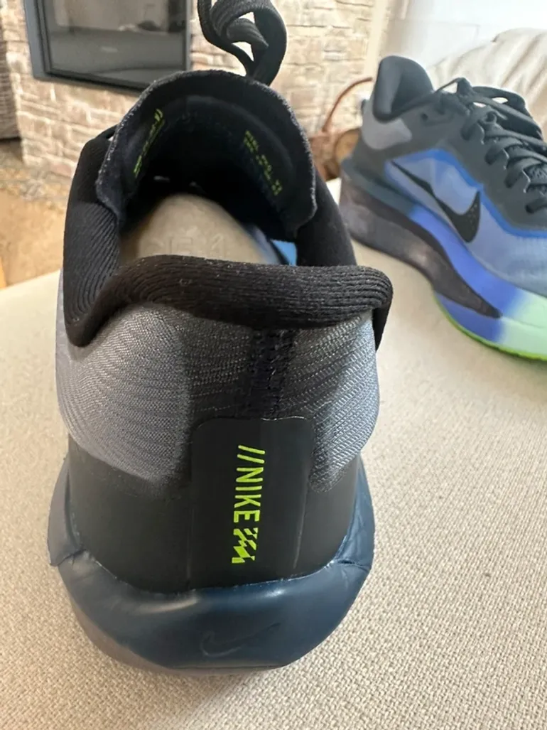 Used Nike Zoom Fly 6 bike — image 4 of 4