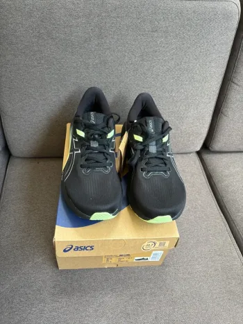 Used Asics GT 1000 15 Running Shoes